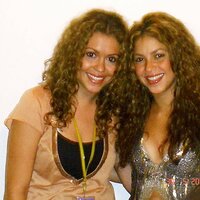 adriana_y_shakira.jpg