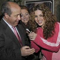 shakira-junto-alcalde-torres-16_3_2327628111.jpg