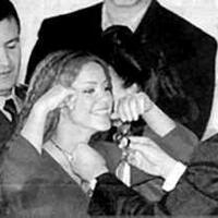 shakira_camara_la_gran_orden_may_13_1999.jpg
