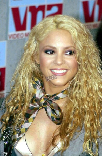 MTV2002VMAAMH2082924.jpg