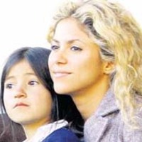 shakira2~0.jpg