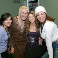 Shakira_255_sized.jpg
