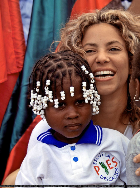 COLOMBIA-SHAKIRA-PIES_DE-67_tag.jpg