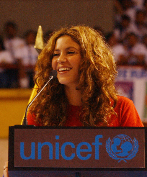 capt_71e4488423f64ad090ffd3d2aaf481b8_el_salvador_unicef_shakira_sal103.jpg