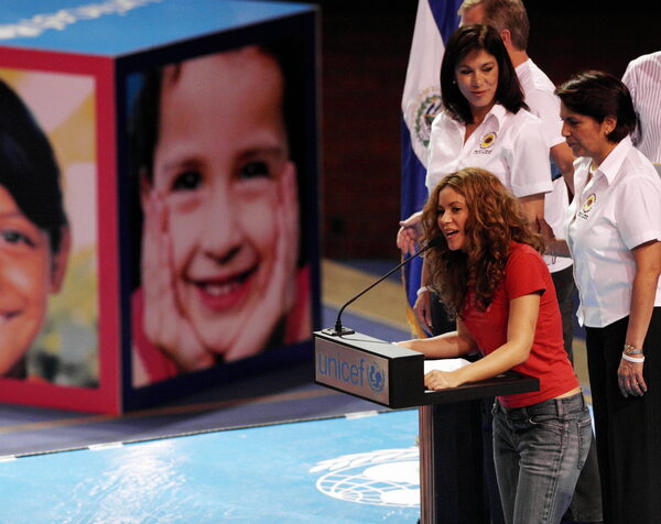 capt_81903cd419df4dab92261ca4fb3fb5f7_el_salvador_unicef_shakira_sal101.jpg