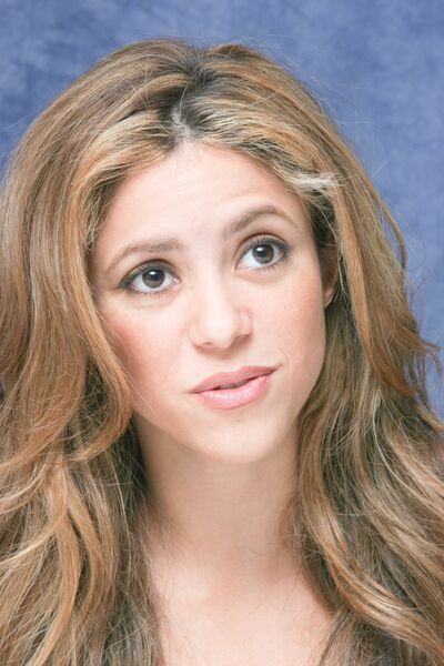 65634_shakira029sandino_122_145lo.jpg