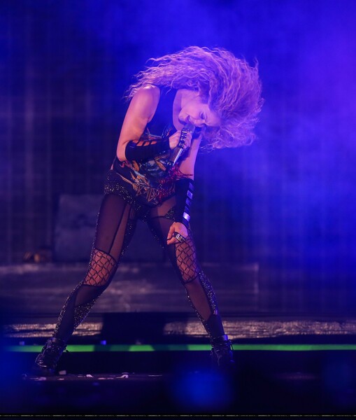 www_shakirabrasil_com000042.jpg