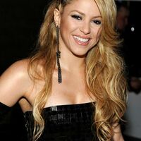 020110_hollyscope_shakira_544.jpg