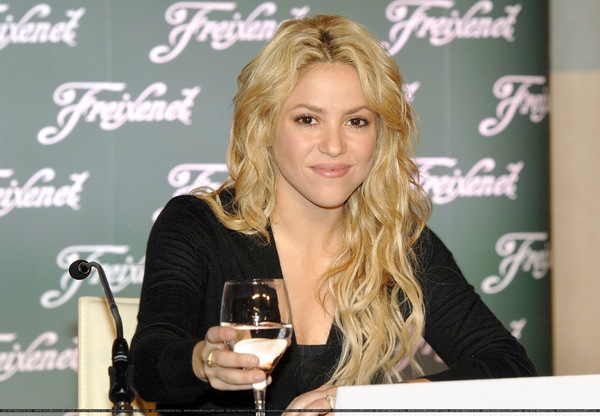 0011-big_shakira_2254.jpg