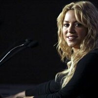 espana-anuncio-freixenet-shakira-presenta-el-anuncio-navideno-de-freixenet-02_304x228.jpg
