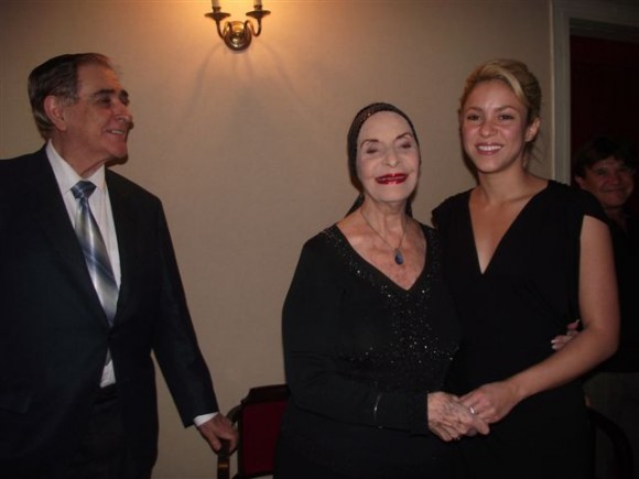 alicia-alonso-y-shakira3-580x435.jpg