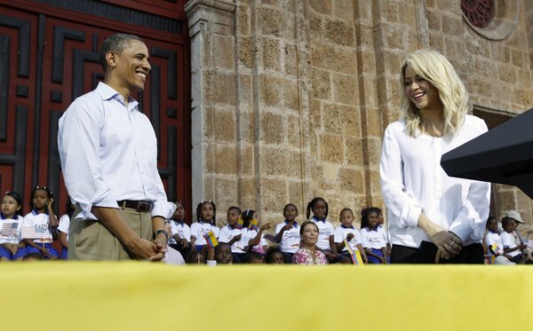 shakira_obama_cartagena2B2525285252529.jpg