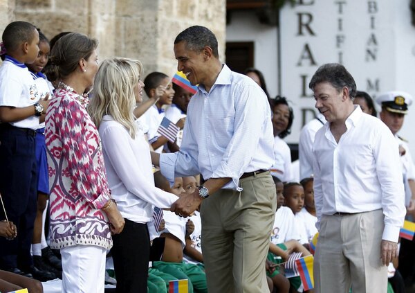 shakira_obama_cartagena2B2525286252529.jpg