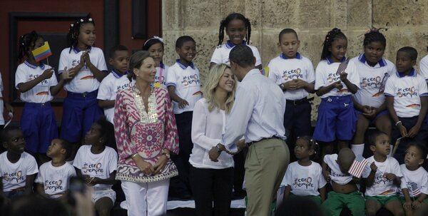 shakira_obama_cartagena2B2525289252529.jpg
