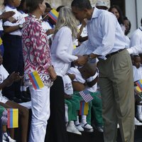 shakira_obama_cartagena2B2525284252529.jpg