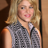 Shakira2BCelebs2BHonored2BCannes2B48EFfyX1V4rl.jpg