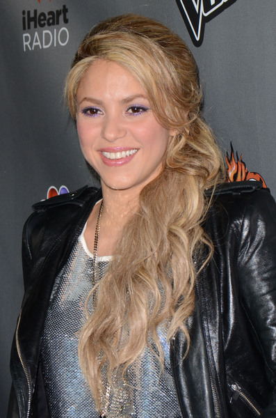 Shakira_NBC_Premiere_28429~0.jpg