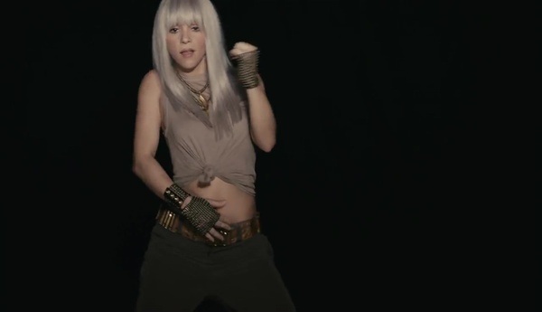 CommeMoi_www_shakira-online_fr_00045.jpg