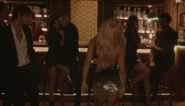 Chantaje_www_shakira-online_fr_00042.jpg