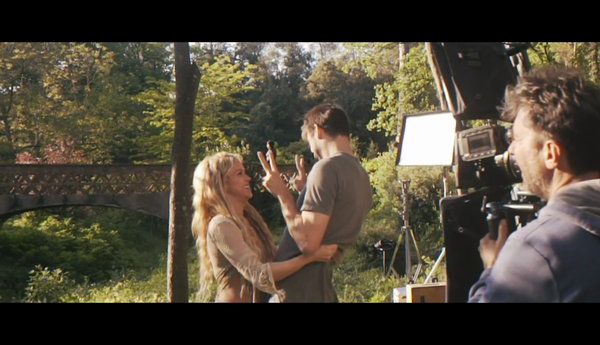 meenamoremakingof_www_shakira-online_fr_00037.png