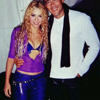 Shakira_en_Backstage_del_concierto_En_Argentina_28Tour_anfibio29.jpg
