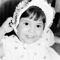 90430W12_SHAKIRA_B_GR_02.jpg