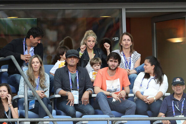 Photos-Euro-2016-Shakira-maman-exemplaire-quand-Gerard-se-fait-Pique-la-victoire_portrait_w674_282329.jpg