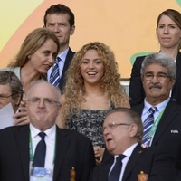 01shakira-confe998at.jpg
