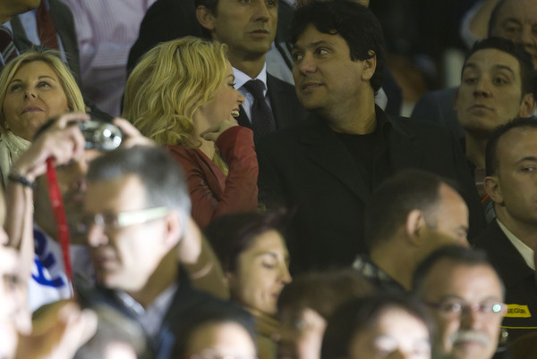 04326_Shakira_supportingGerardPiqueafterhisteamlostagainstRealMadridintheCopaDelReyfinalinValenciaApril202011_By_oTTo11_122_16lo.jpg
