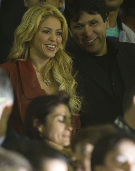 04340_Shakira_supportingGerardPiqueafterhisteamlostagainstRealMadridintheCopaDelReyfinalinValenciaApril202011_By_oTTo13_122_404lo.jpg