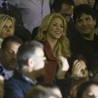 04361_Shakira_supportingGerardPiqueafterhisteamlostagainstRealMadridintheCopaDelReyfinalinValenciaApril202011_By_oTTo18_122_501lo.jpg