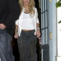 shakira2Bin2Bspain.jpg