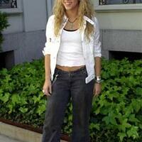 shakira2Bin2Bspain4.jpg
