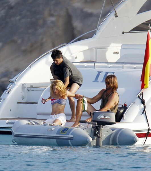 97785_Shakira9_122_431lo.jpg