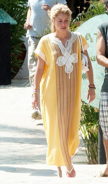 shakira072210_28329.jpg
