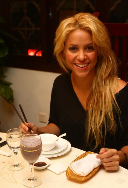 3www_shakira-argentina_com_ar.jpg