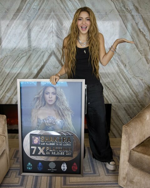 23.03.24
Que mejor regalo el día de lanzamiento?? 7x platino! gracias y más gracias a todos los que vienen escuchando y que siguen apoyando, me da tanta satisfacción compartir este álbum con ustedes! #LMYNL ya en la calle 
@SonyMusicLatin
 https://SML.lnk.to/LMYNL/
