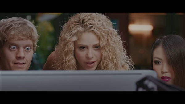 www_shakirafrance_fr_loverocks_gurus_00058.png