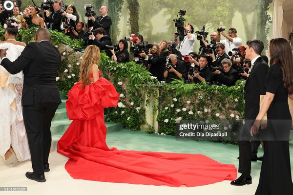 met_gala_tagged_281729.jpg