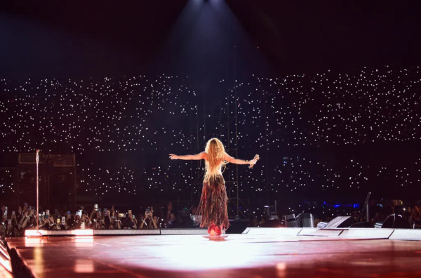 08-shakira-tour-gallery-2025-exclusives-billboard-1548_.jpg