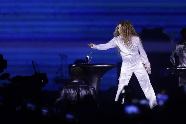 shakira-paseo-todo-su-vestuario-de-escena-y-todos-W4L2A7OC5BH5TFFT7LHYIWHTCY_copie.jpg