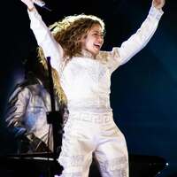shakira_northamerica_1741474348_3584069067407180633_42344757453.jpg