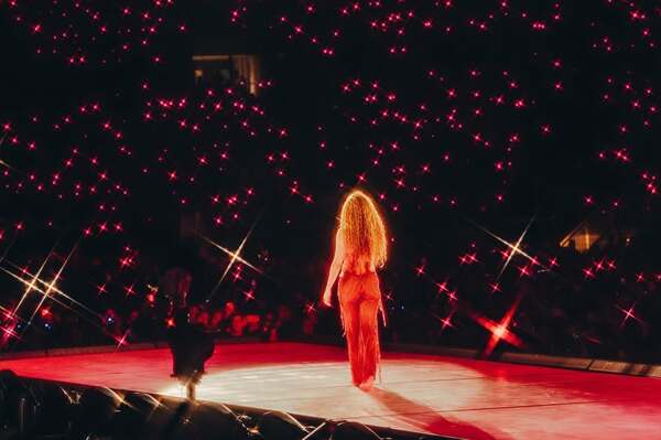 shakira_1747202686_3632121848725288360_217867189.jpg