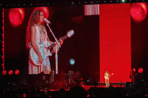 83808888007-05222025-shakira-drm-020.jpg