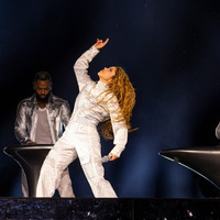TOS-L-shakira-orlando-concert-01.jpg