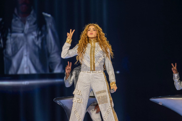 6_11_25_shakira_globe_life_photo_by_andrew_sherman-35.jpg