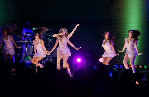 SUT-L-Shakira-Concert-011.jpg
