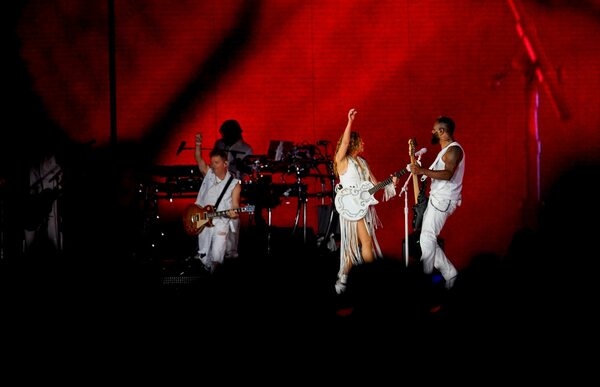 SUT-L-Shakira-Concert-014.jpg