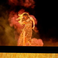 09-shakira-tour-gallery-2025-exclusives-billboard-1548.jpg