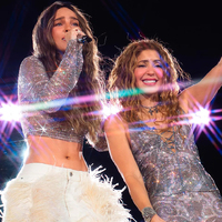 belinda-y-shakira-en-el-estadio-gnp_copie.jpg